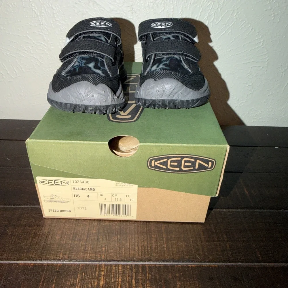 KEEN Speed Hound Unisex Toddler Sneaker Black/Gray Camo Hook & Loop US 4
